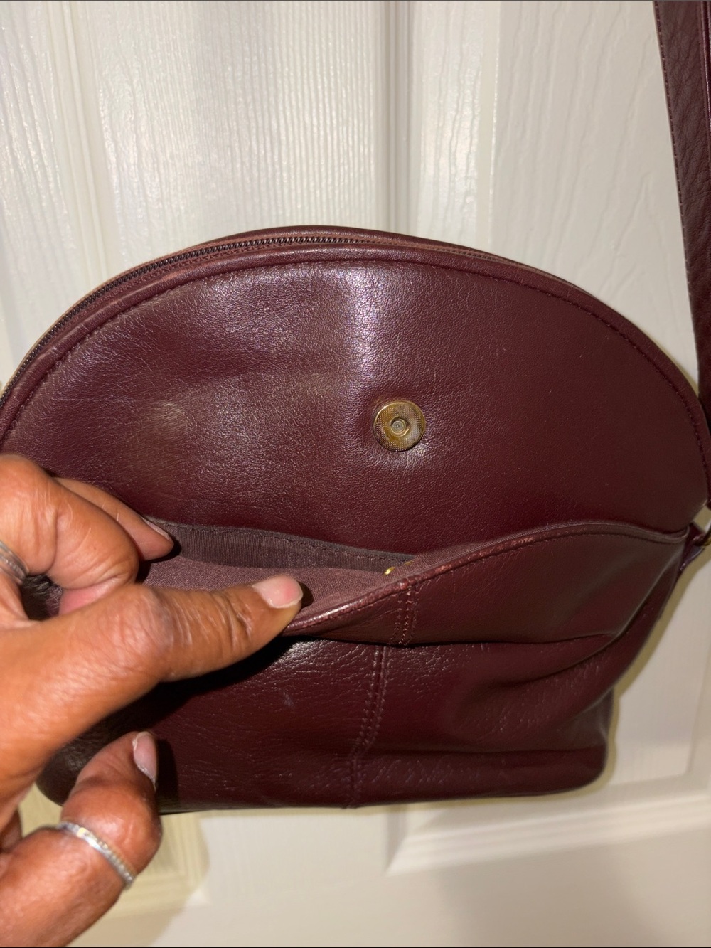 Etienne Aigner Maroon Leather Crossbody with Gold Emblem - Picture 4 of 10